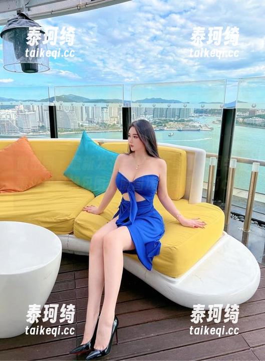 微密圈 - 最新发布！120斤的小王同学被蕾丝包臀裙包围，原图迷得我直想打call。