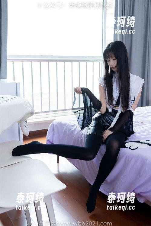 BoBoSocks袜啵啵-小沫 BoBoSocks袜啵啵 - 小沫的皮鞋合集,明明只是一双鞋,结果却把我的目光牢牢吸引住了,啊这是什么操作?