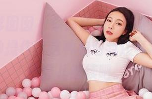 Feilin嗲囡囡 - 最新图包，就是阿朱啊天台上的神操作，这种构图我还真没见过，等会儿继续吧。