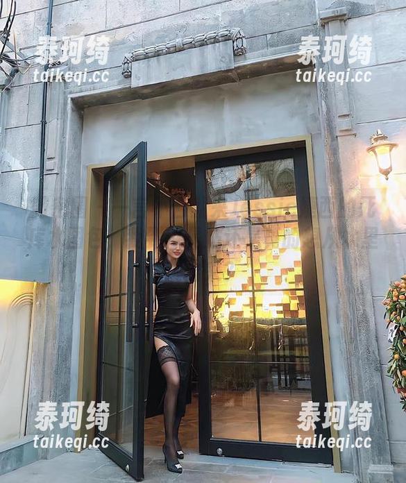 微密圈 - 一言不合就来Jessie婕西的死库水图包，我到底是站还是真的想从水里跳出来？