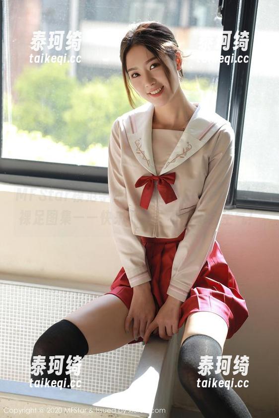 MFStar模范学院 - 柳侑绮Sevenbaby裸足图集——快来下载，不然她会生气！