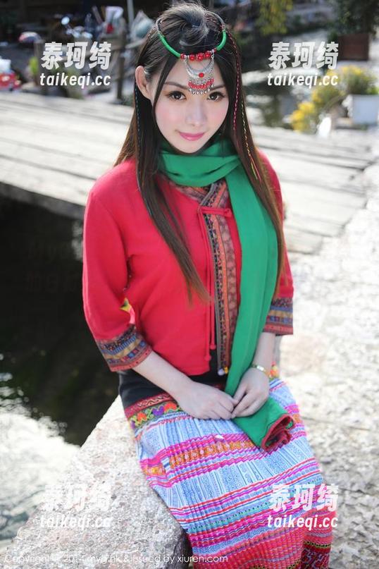 MyGirl美媛馆-AngelaLee李玲 MyGirl美媛馆 - 分享AngelaLee李玲的白衬衫,穿上它就像被微风包围——真的很神奇。