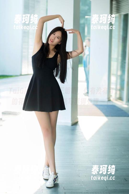 TuiGirl推女郎 - 王明明，你有没有可选的花嫁壁纸？我这张写真得处理一下！