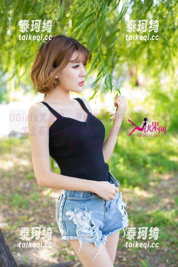 UGirls尤果网 - 夏雨桐写真中的睡衣全集，怎么有种让我想要穿上去翻个身的冲动呢，哈哈。