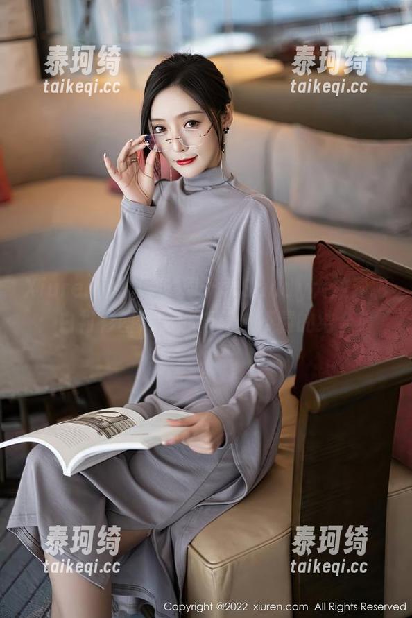 Xiuren秀人网-周于希Sandy Xiuren秀人网 - 周于希Sandy大放异彩:白衬衫图片,那轻松与不羁的结合!