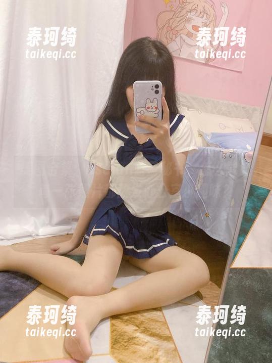 美图合集：usejan蓝蓝秘书，怎么能让每一张照片都散发办公室小趣味？