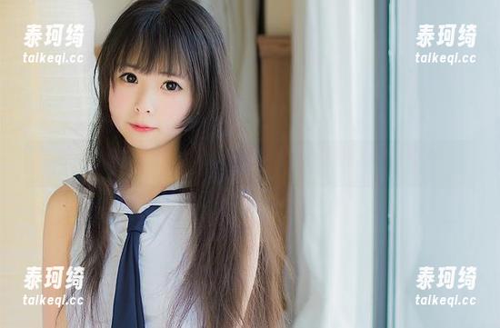 向小圆 私拍向小圆的白色软绵绵,没想到穿白衣服也能这么‘可爱’
