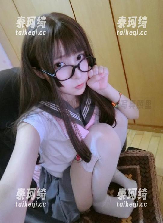 在下萝莉控ii 在下萝莉控ii和她的修车福利:写真照里竟有这么多小心机!