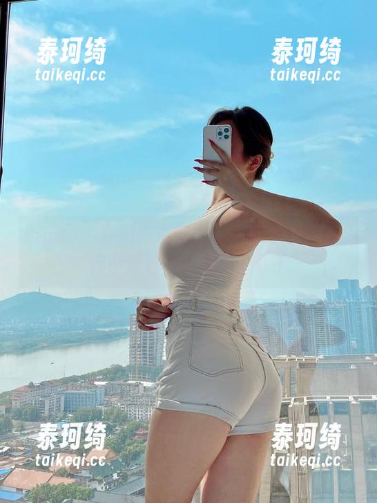 微密圈 - 你们知道安妮yoo的旅拍作品？我已经迫不及待想下载了