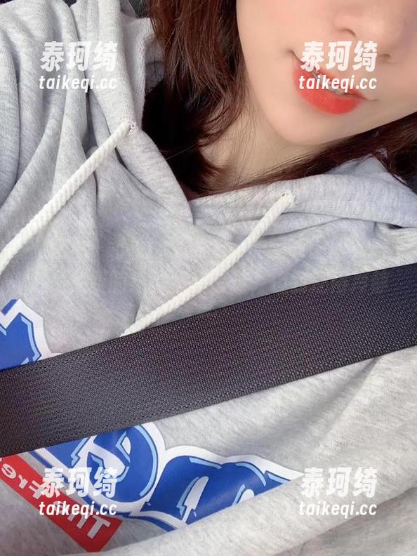 微密圈 - 小仙女ELaine的睡衣图册，居然是免费的！真不想错过，但我还得冷静…