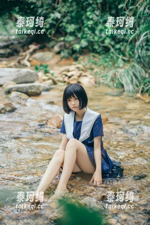 小野妹子w的学姐配方：cos的她，照片里闪闪发光！