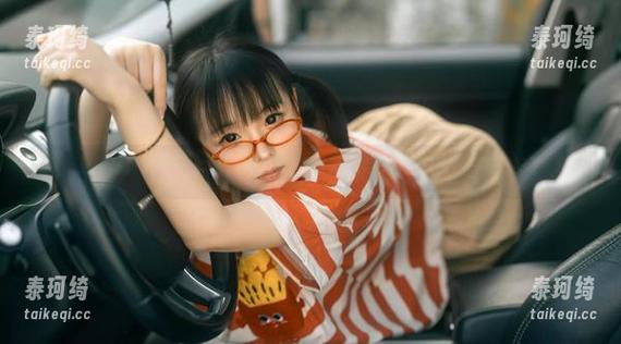 最新写真离不开幼水铃衣，要是秋月爱莉能多再“放飞”一些就好了