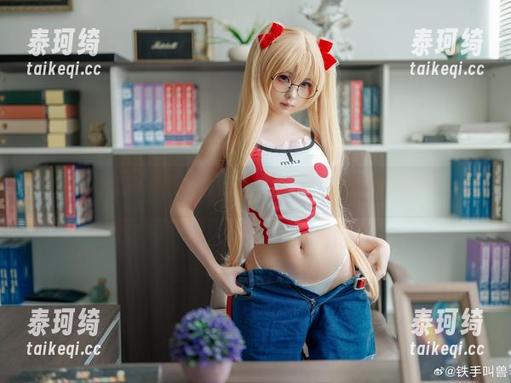 看幼水铃衣的双人校服，下载还是闭眼珍藏？