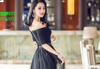 推女神 - AZHUA的圣诞写真集：当“平淡无奇”遇上“自得其乐”，分享乐趣无穷