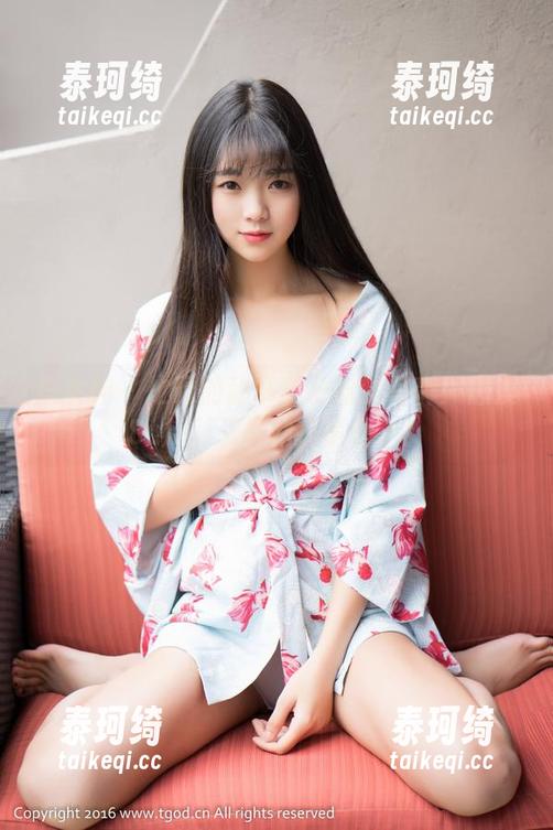 推女神 - 忙碌的秘书和轻松的写真：思淇Sukiii又开始搞事情了？