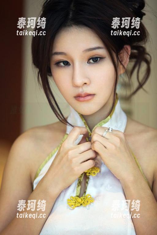 推女郎 - 谁说双人只能两人？连欣写真集下载一发，朋友都想来聊！