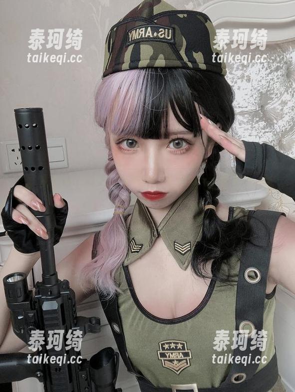 果咩酱w的2021圣诞私拍快闪图集，果然不一样。