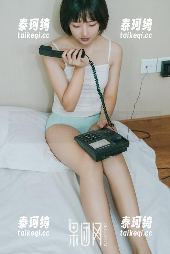 果团网 - 周妍希的透明图集：像空气一样轻，能不能碰一下？