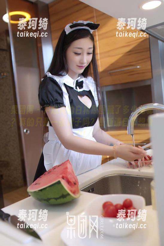 果团网 - 尹意纯的白裙原图藏了多少隐秘？真的只是一条裙子吗？最新请自带想象力！