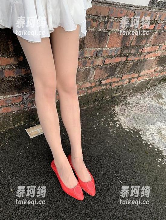 桃脱了 微密圈 - 请收下桃脱了的原图,分享给爱皮衣的你!那种“难以捉摸”的气息,真让人着迷。