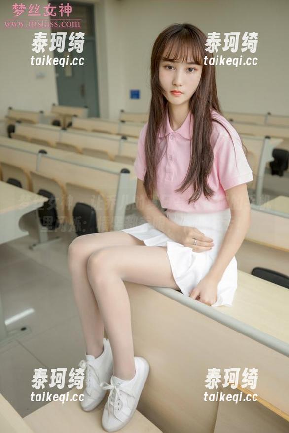 梦丝女神 - 让乔儿的夏日写真在你的手机里闪烁：横竖都养眼，下载不亏！