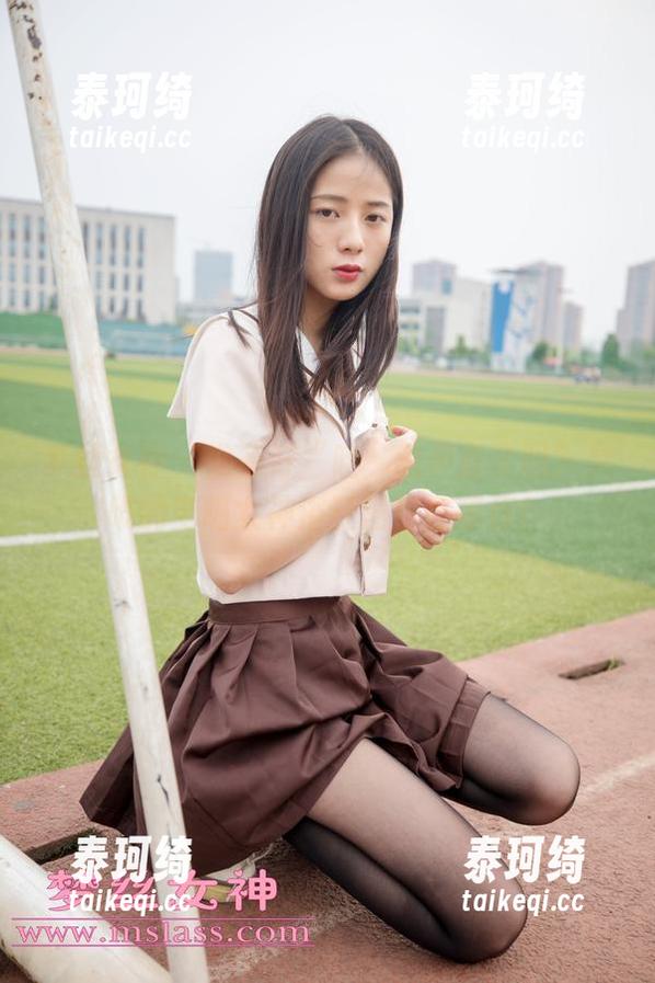梦丝女神 - 准备好“哇”的声音了吗？灵唯的电喵女神浴缸图包在等你！