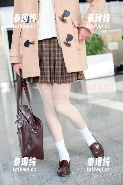 森萝财团的全套少女写真，肉丝诱惑或许别有洞天