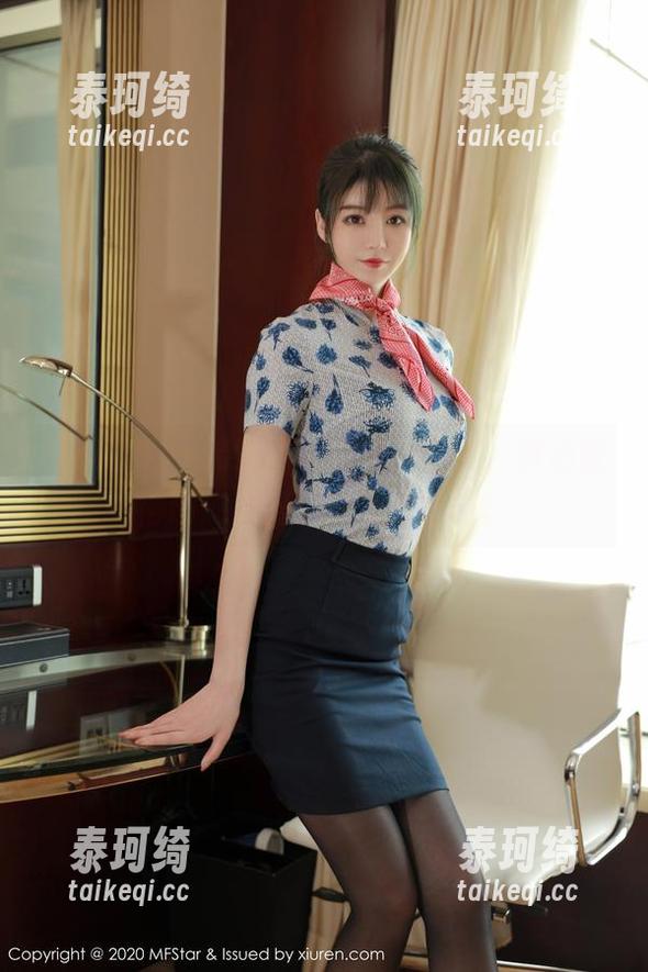 模范学院 - 韩好甜的白衬衫照片，真心觉得创意枯竭了也不至于吧。