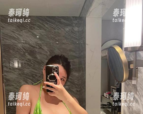 微密圈 - 最新纯白写真集，水蜜桃米米果然不怕挑战“白”这一色！