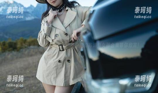 浅安安 桌上有吃的、墙上有兔子!浅安安的高清兔女郎合集等你欣赏!