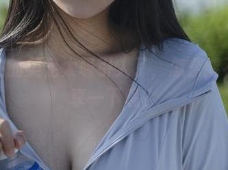 浅安安的美足太吸引人了，怎么能不来分享一下呢？
