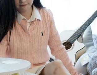 甜予摄影 - 鱼鱼的裸足分享时刻：这脚怎么可以这么惹人瞩目？