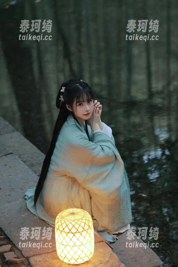 白莉爱吃巧克力 闺房JK,白莉爱吃巧克力的网盘里总有几张你意想不到的图