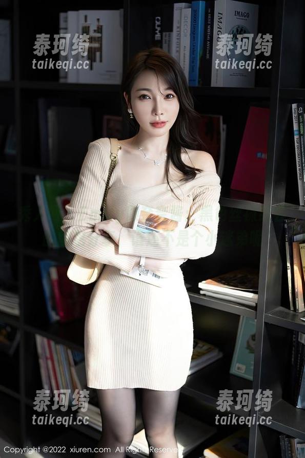 秀人网 - Emily顾奈奈酱：黑色丝袜约会的图包分享，谁还不是个小迷弟呢