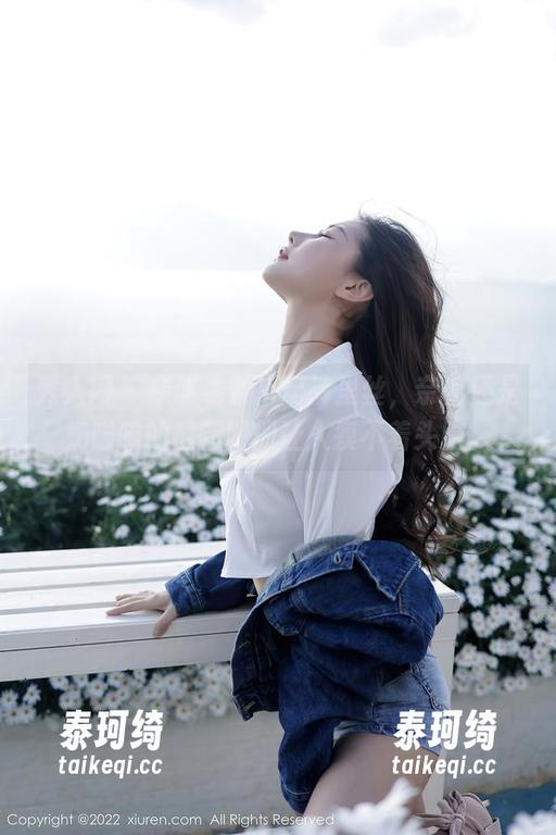 秀人网 - 腿部线条搭配裤里丝，奈何还是奶喵喵的最新图册让人摸不着头脑。