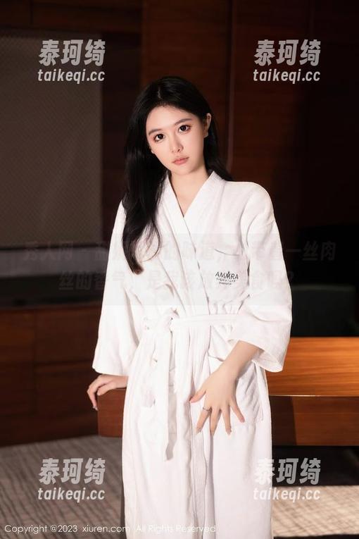 秀人网 - 甜妮写真的味道，总带着一丝肉丝的香气，是我该放弃美食吗？