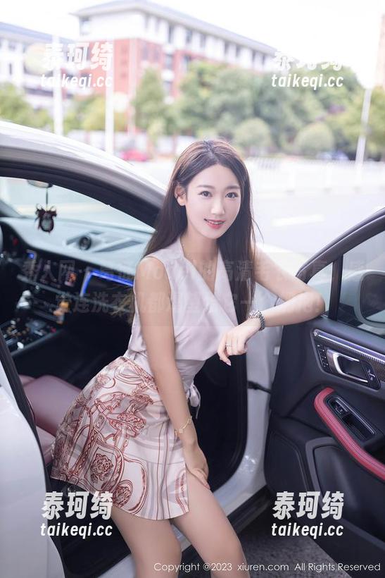 秀人网 - 葛征Model的高清毛衣写真，感觉连洗衣机都渴望给它一个拥抱！