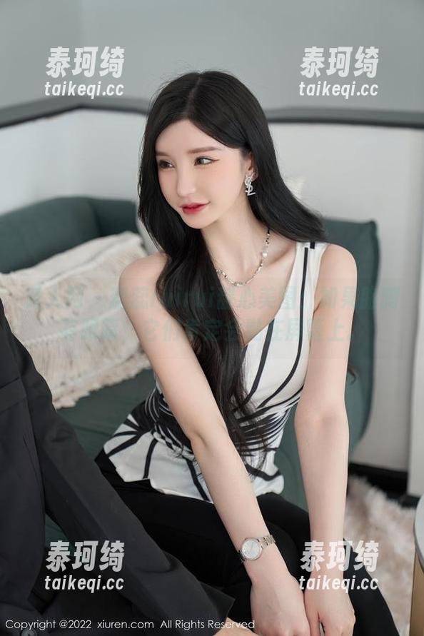 秀人网-蕊蕊ruirui 秀人网 - 蕊蕊ruirui甜心美图:如果胳膊有眼睛,它们肯定会黏在屏幕上。