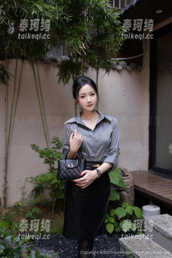 秀人网 - 礼服心机，软糖爱喝奶的高清写真居然让人手足无措