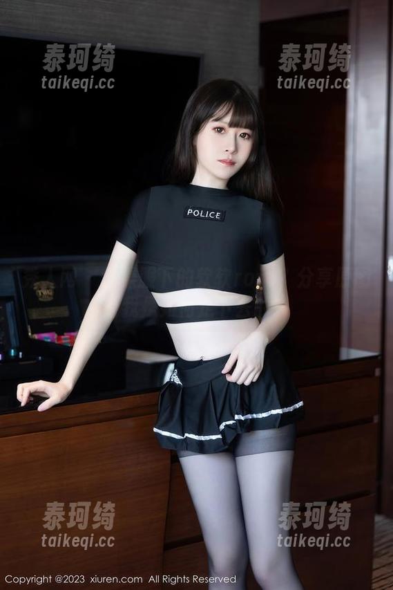 秀人网 - 体操服下的软软roro？分享原图看我是如何走下去的！