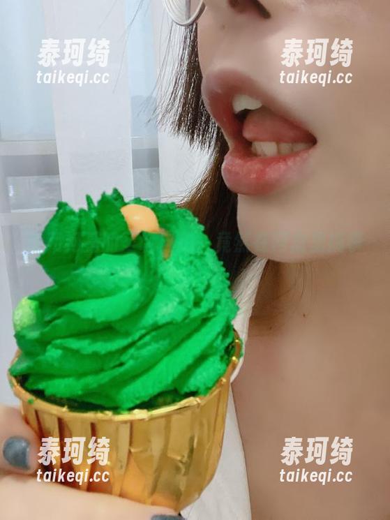 秋和柯基的圣诞自拍，竟然在网盘里搞事情！