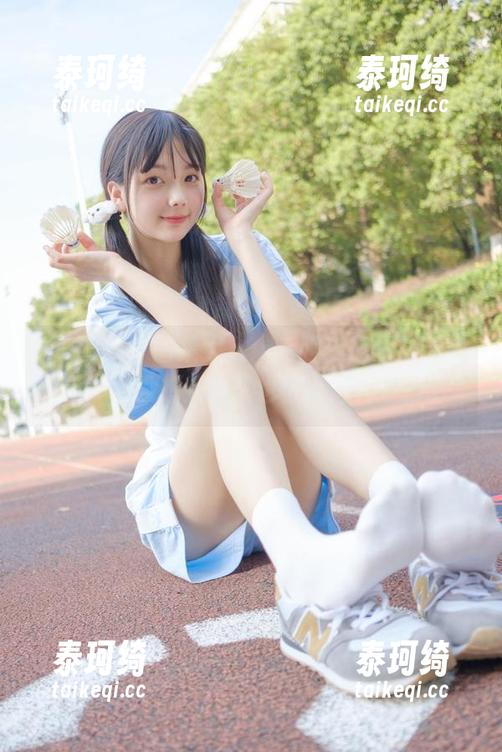 稚乖画册 - 图集大赏：赤西夜夜的“晴空-03”，没想到白丝也可以这样混搭。