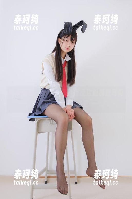 稚乖画册 - 妈呀，赤西夜夜这组和服写真，图片中的表情到底是……。
