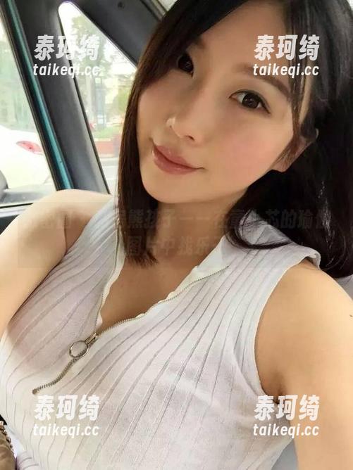 童小芯 微密圈 - 私房熊孩子——在童小芯的瑜伽图片中找乐子