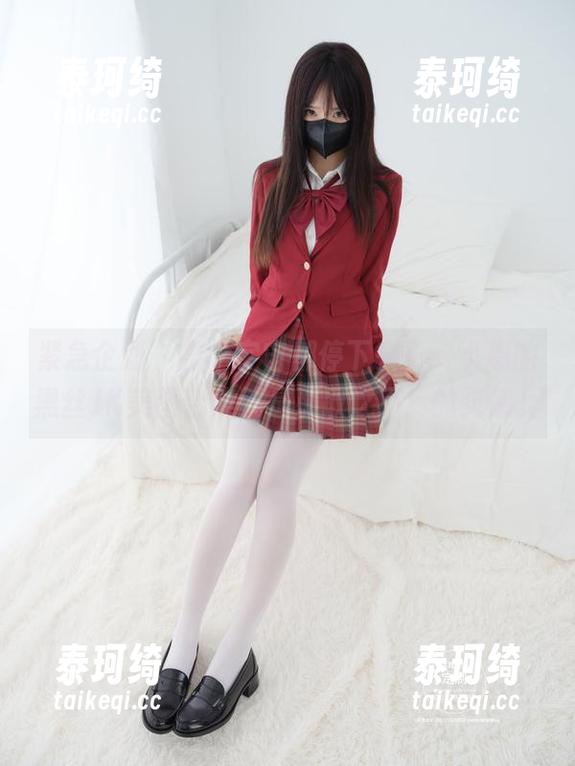 紧急企划 - 整个宇宙都停下来了，小恩的黑丝JK美图合集就是那取之不尽的灵感。