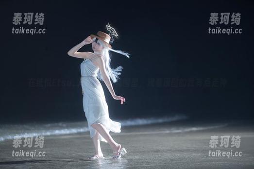 在纸悦Etsu_ko桃香的氛围里，观看原图的我有点走神
