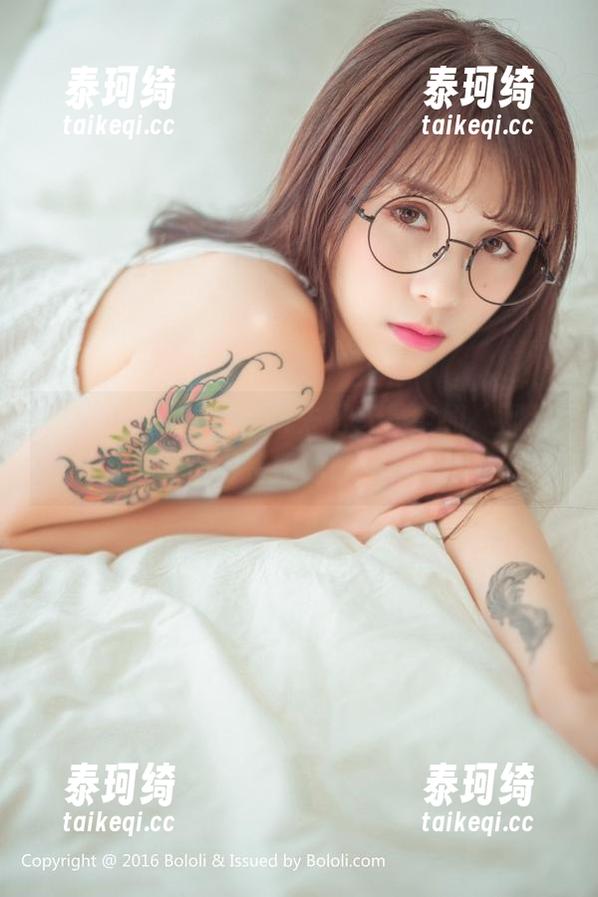 菠萝社 - 如果Suki朱忆音是空姐，那我这壁纸得是她的随身行李！