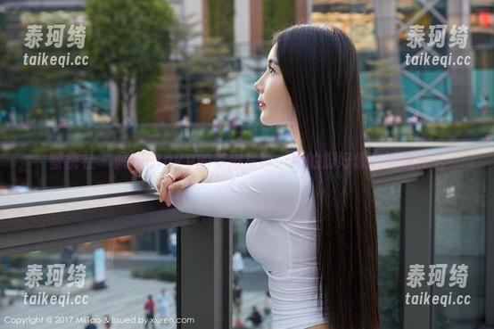 蜜桃社 - 佩琦Pinky的美脚写真：她的脚好像在诉说什么