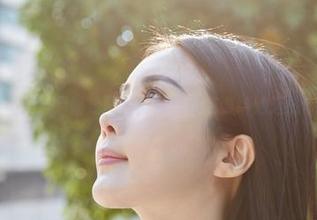 蜜桃社 - 精选初月婚纱图片，还是她婆婆给她选的呢，哈哈！