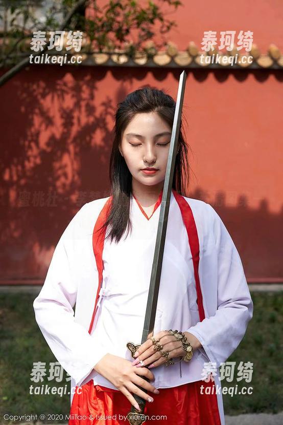 蜜桃社 - 李梦婷的华丽礼服，高清图集——让你的眼睛过个周末！